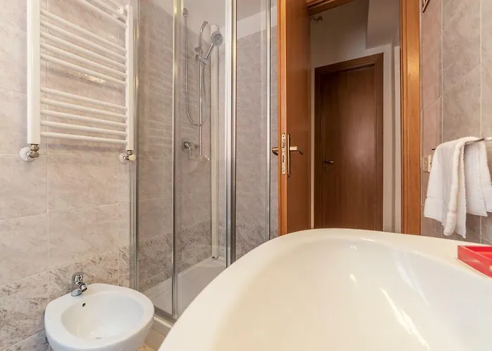 Apartment Casa Zeffiro - Fromhometorome Rom